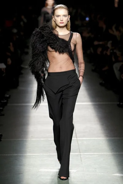 Look 7